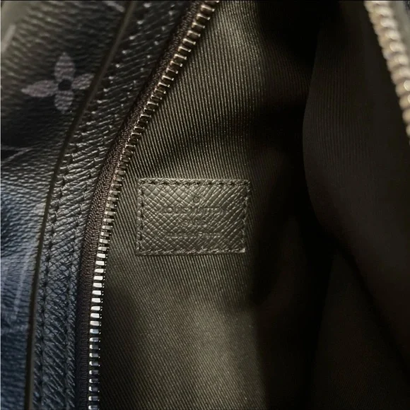 Authentic Louis Vuitton Duo Sling Bag Taigarama Black Monogram - Picture 9 of 11